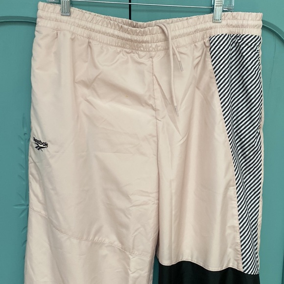 NWOT Reebok Classes Vector Track Pant. Buff Large - Picture 8 of 11